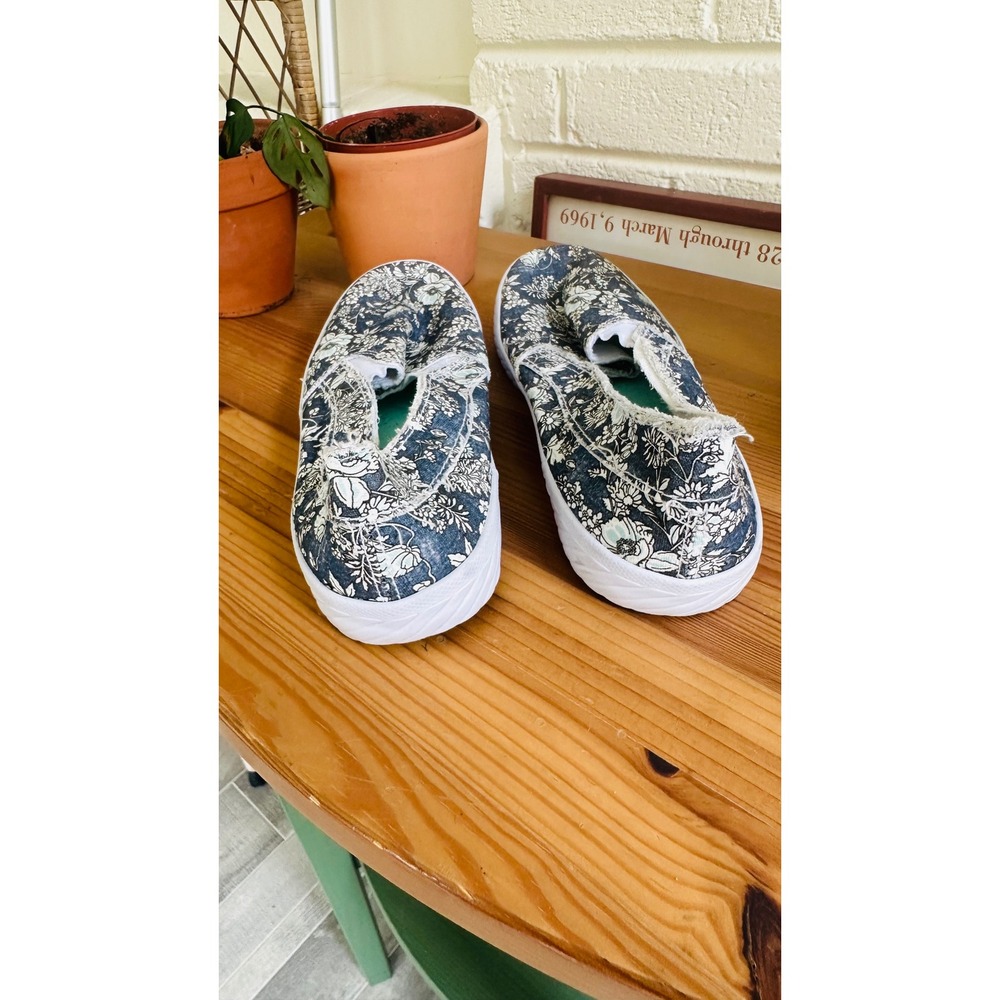 Blu D'Or Malibu Floral Slip On Sneakers Blue White Distressed Size 9 - Picture 5 of 8